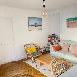 Appartement Au Pied De Montmartre, Paris