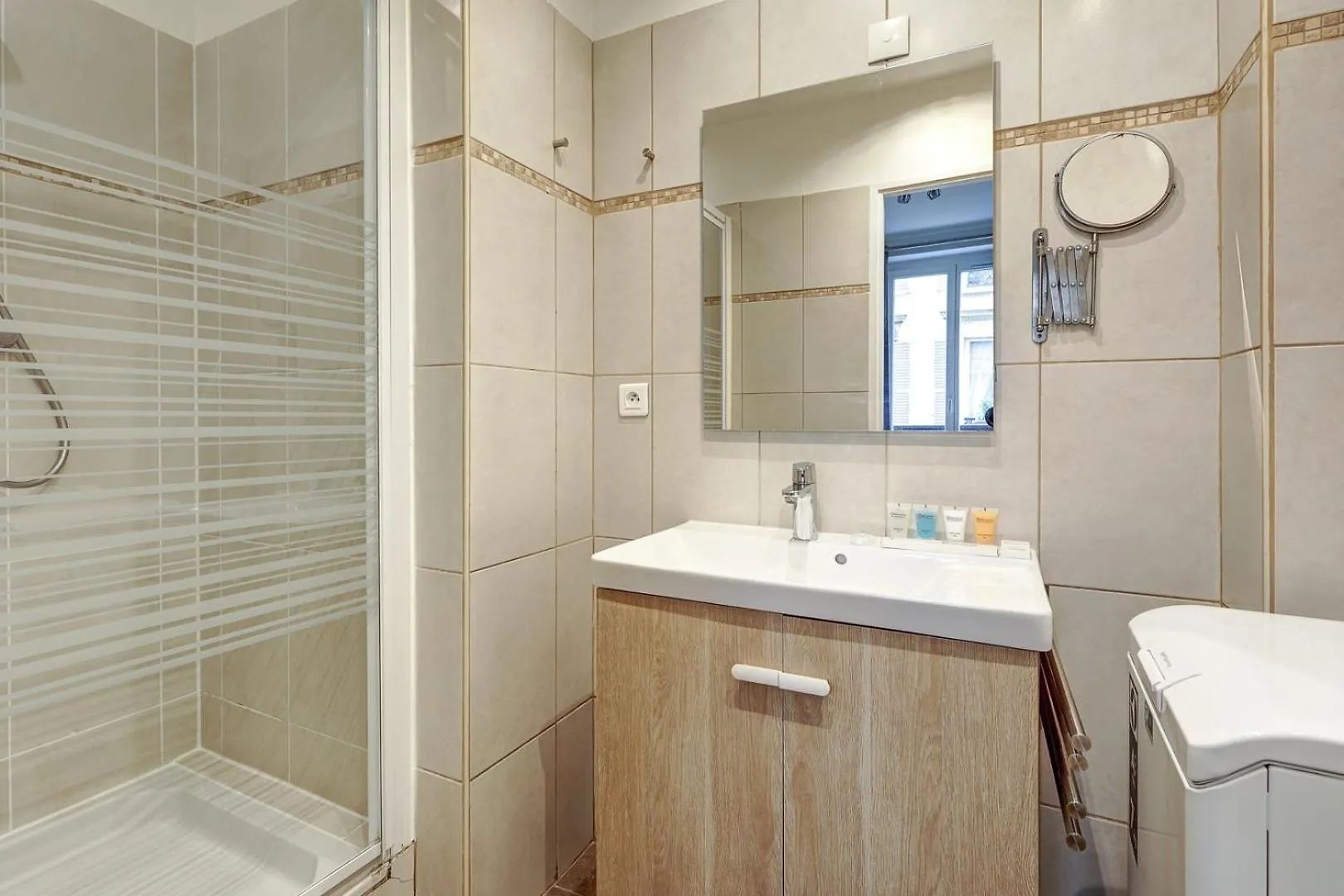391 Suite Biot 5 - Superbe Appartement A Paris France